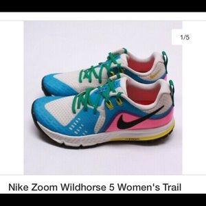 Nike Women’s Zoom 5 Wildhorse Running Shoes